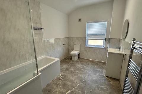 2 bedroom terraced house to rent, Lambton Street, Hull