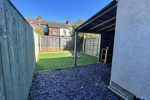 2 bedroom terraced house to rent, Lambton Street, Hull