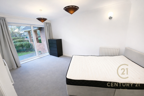 3 bedroom apartment to rent, Glenbuck Road, SURBITON KT6