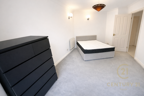 3 bedroom apartment to rent, Glenbuck Road, SURBITON KT6