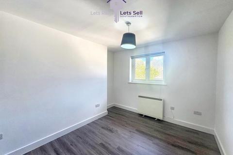 2 bedroom flat to rent, Spire View, SO15