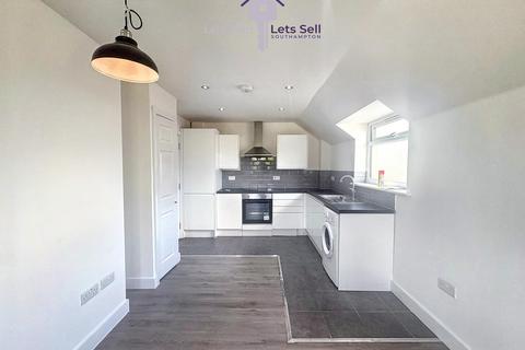 2 bedroom flat to rent, Spire View, SO15