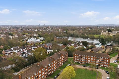Althorne Gardens, South Woodford