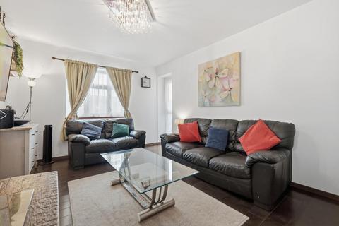 2 bedroom flat for sale, Althorne Gardens, South Woodford