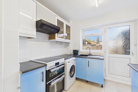 3 bedroom terraced house to rent, Endike Lane, Hull, HU6