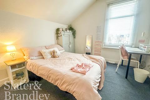 3 bedroom terraced house to rent, 168b Musters Road, West Bridgford, Nottingham, NG2 7AA