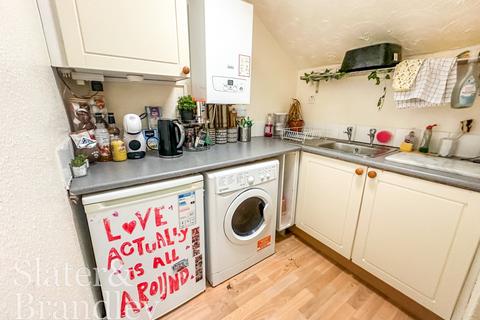 3 bedroom terraced house to rent, 168b Musters Road, West Bridgford, Nottingham, NG2 7AA