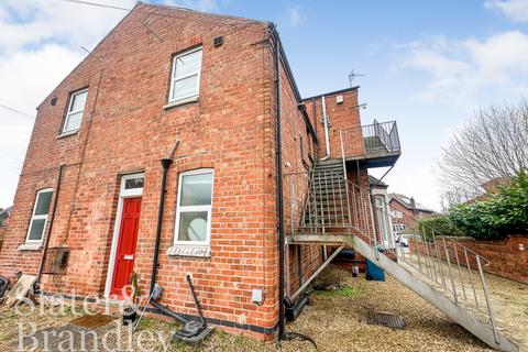 3 bedroom terraced house to rent, 168b Musters Road, West Bridgford, Nottingham, NG2 7AA
