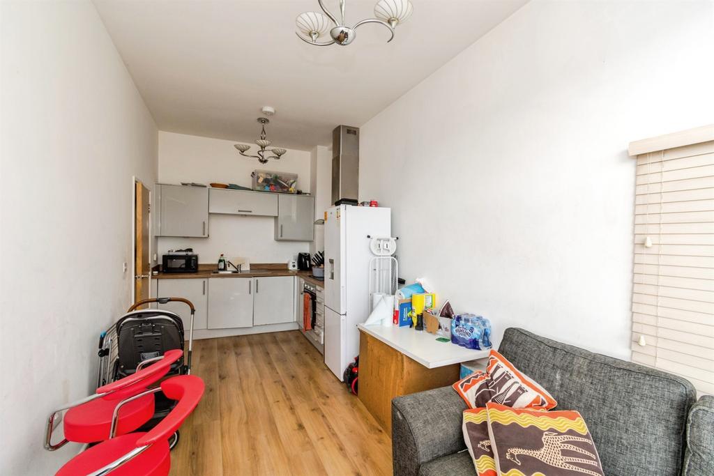 Millbrook Road East, SOUTHAMPTON - Meira