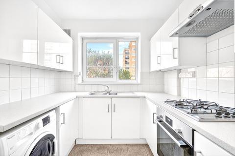 2 bedroom flat to rent, Hendale House, Upper Clapton Road, London