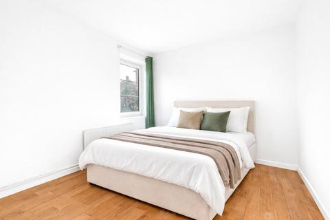 2 bedroom flat to rent, Hendale House, Upper Clapton Road, London