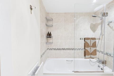 2 bedroom flat for sale, Wingate Square, Clapham, London, SW4