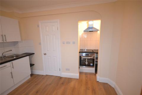 Studio to rent, Stag Lane, London, NW9