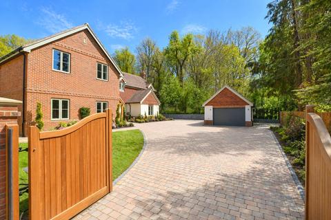 undefined, Woods End, East Horsley, KT24