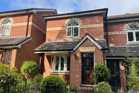 3 bedroom house to rent, Hedingham Close, Macclesfield