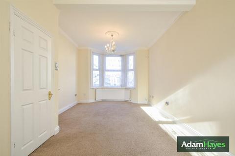 3 bedroom end of terrace house for sale, Glebe Road, London N3