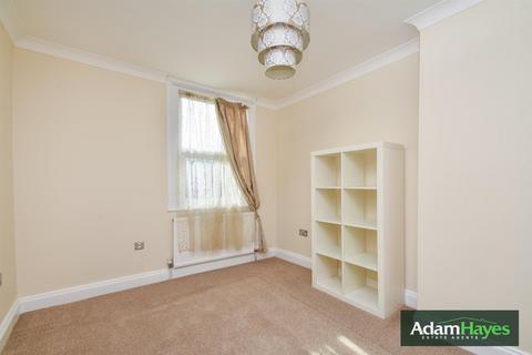 3 bedroom end of terrace house for sale, Glebe Road, London N3