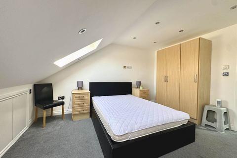 1 bedroom flat to rent, Byron Avenue, Manor Park E12