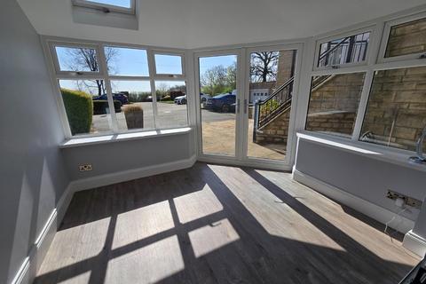 2 bedroom flat for sale, Birtle Road, Bury BL9
