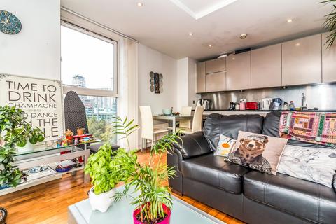 2 bedroom flat to rent, City Lofts, 94 The Quays, Salford, M50