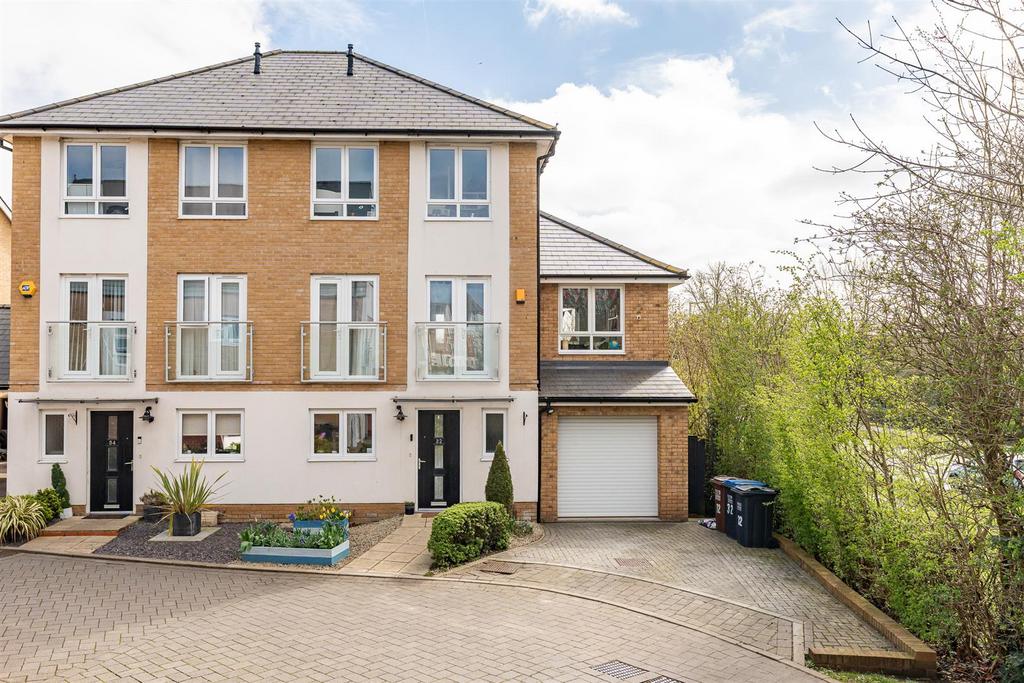 Appletree Way, Welwyn Garden City 5 bed semi-detached house for sale ...