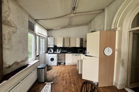 undefined, Flat 3, Lorna Doone, Torwood Gardens Road, Torquay, Devon TQ1 1EQ