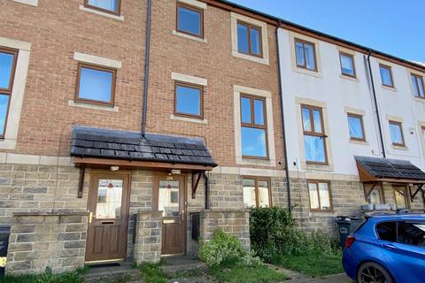 4 bedroom terraced house for sale, Greenlea Court, Huddersfield