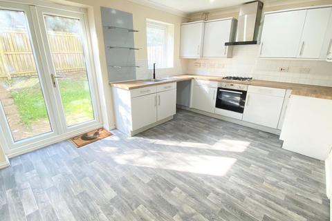 4 bedroom terraced house for sale, Greenlea Court, Huddersfield