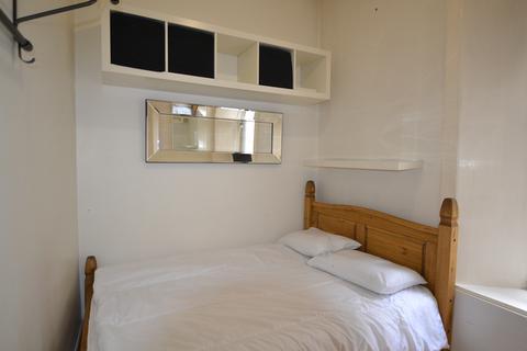 2 bedroom flat to rent, Leith Walk, Leith, Edinburgh, EH6