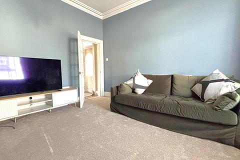 5 bedroom detached house to rent, Joinings Bank, Oldbury B68
