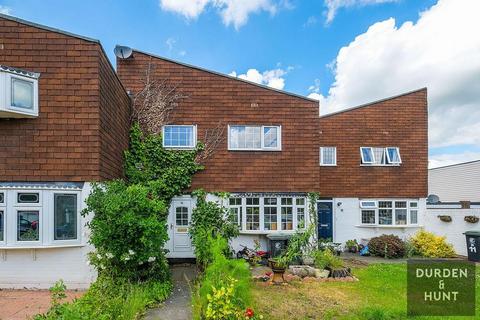 Shillibeer Walk, Chigwell, IG7