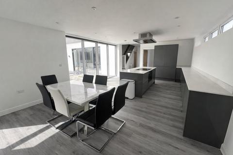 3 bedroom property to rent, Drovers Meadow, Bronllys, Brecon, LD3