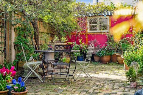 4 bedroom mews for sale, Battersea High Street, London, SW11