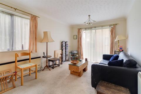 1 bedroom retirement property for sale, Arbury Road, Cambridge CB4