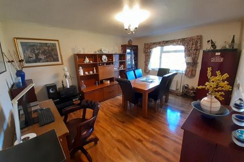 3 bedroom bungalow for sale, Parc Pendre, Brecon, Powys.