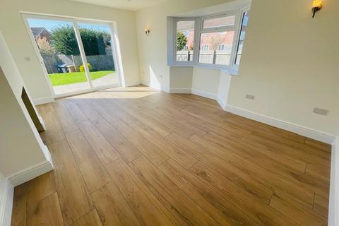 3 bedroom bungalow to rent, Manor Road, Kilsby, Rugby, CV23