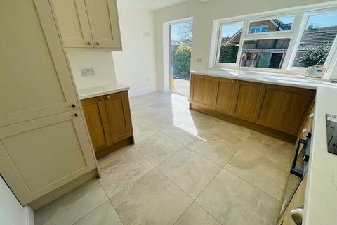 3 bedroom bungalow to rent, Manor Road, Kilsby, Rugby, CV23