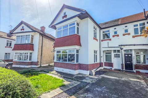2 bedroom maisonette for sale, Tudor Drive, Gidea Park, RM2