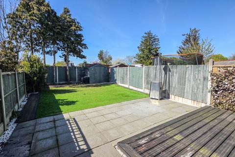 2 bedroom maisonette for sale, Tudor Drive, Gidea Park, RM2