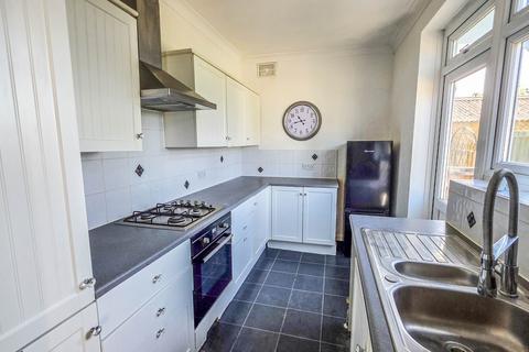 2 bedroom maisonette for sale, Tudor Drive, Gidea Park, RM2