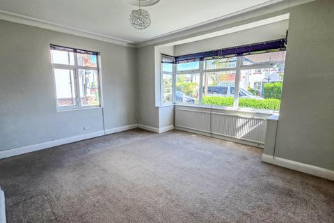 2 bedroom maisonette for sale, Tudor Drive, Gidea Park, RM2