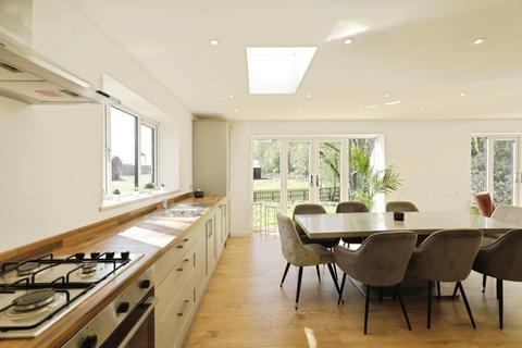 2 bedroom detached bungalow for sale, Thorpe Chase, Ripon HG4