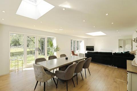 2 bedroom detached bungalow for sale, Thorpe Chase, Ripon HG4