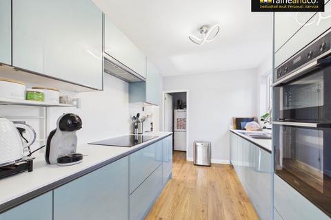 4 bedroom semi-detached house for sale, Swanley Crescent, Potters Bar