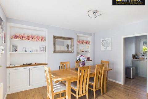 4 bedroom semi-detached house for sale, Swanley Crescent, Potters Bar