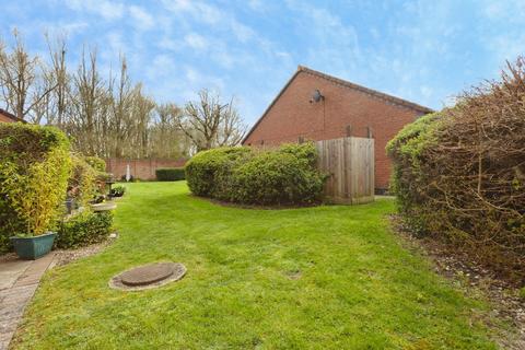 2 bedroom bungalow for sale, Kingfishers Court, West Bridgford, Nottingham, Nottinghamshire, NG2