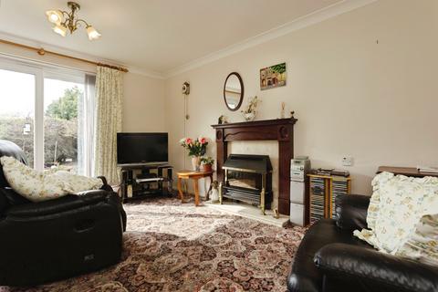 2 bedroom bungalow for sale, Kingfishers Court, West Bridgford, Nottingham, Nottinghamshire, NG2
