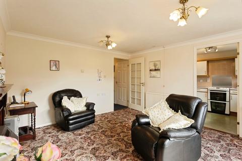 2 bedroom bungalow for sale, Kingfishers Court, West Bridgford, Nottingham, Nottinghamshire, NG2
