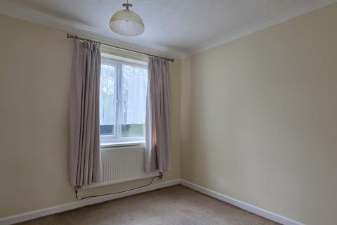 4 bedroom detached house to rent, Redbridge Drive, Andover SP10
