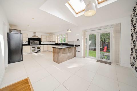 5 bedroom house to rent, Beechcroft Avenue, New Malden KT3